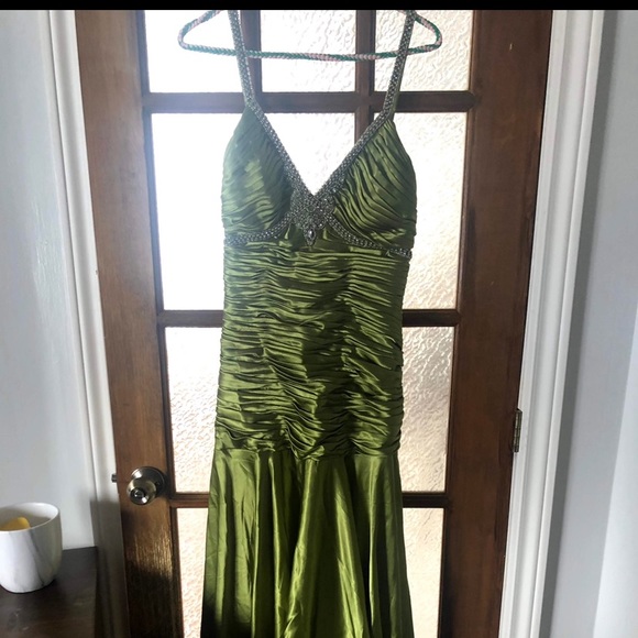 Prom dress size medium - Picture 2 of 4